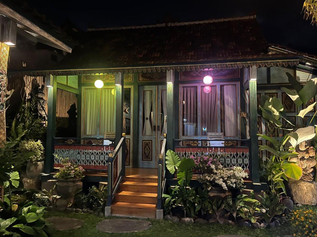 Villa Telaga Wana สุขาวาตี ภายนอก รูปภาพ